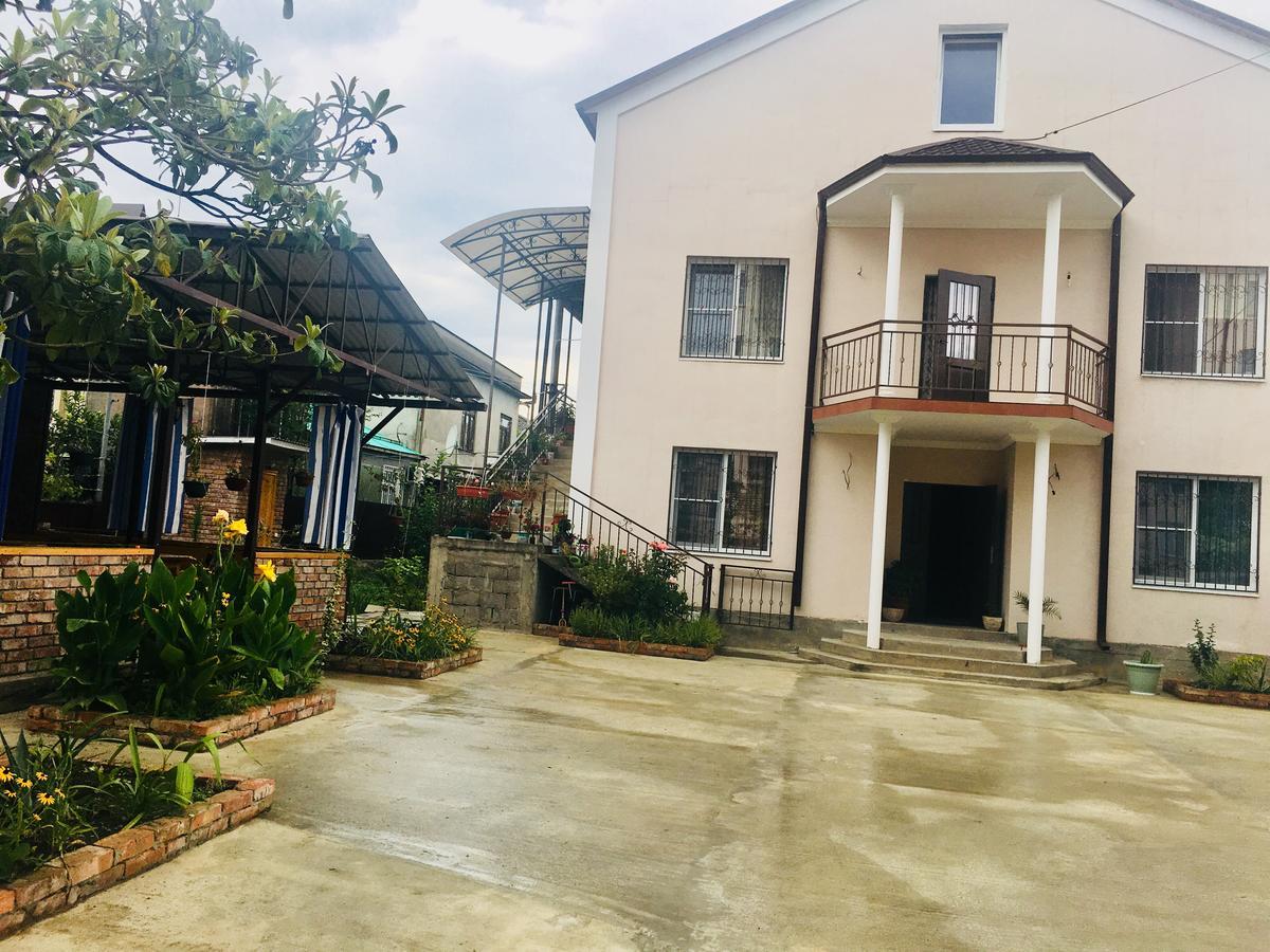 Guest House Nadia Sochumi Exterior foto