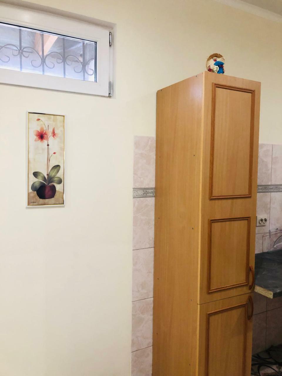 Guest House Nadia Sochumi Exterior foto